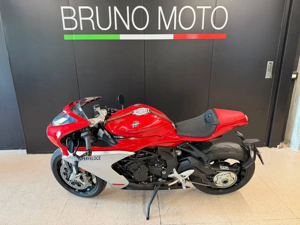 MV Agusta Superveloce 800 (2021 - 25) (2)