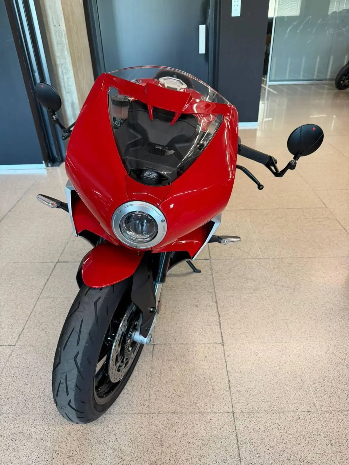 MV Agusta Superveloce 800 (2021 - 25) (3)