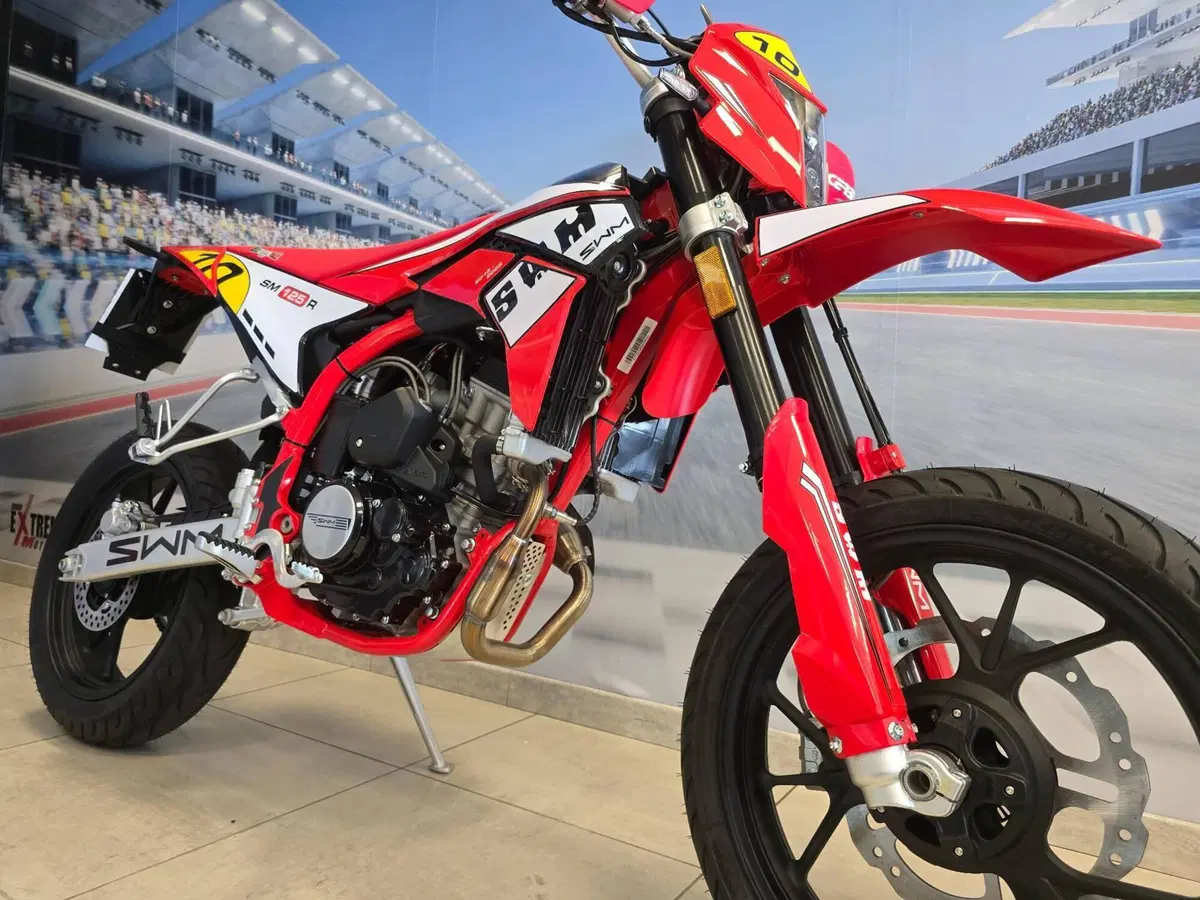 Swm SM 125 R Reborn (2026) (16)