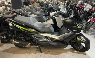 Kawasaki J 300 (2017 - 21) usata