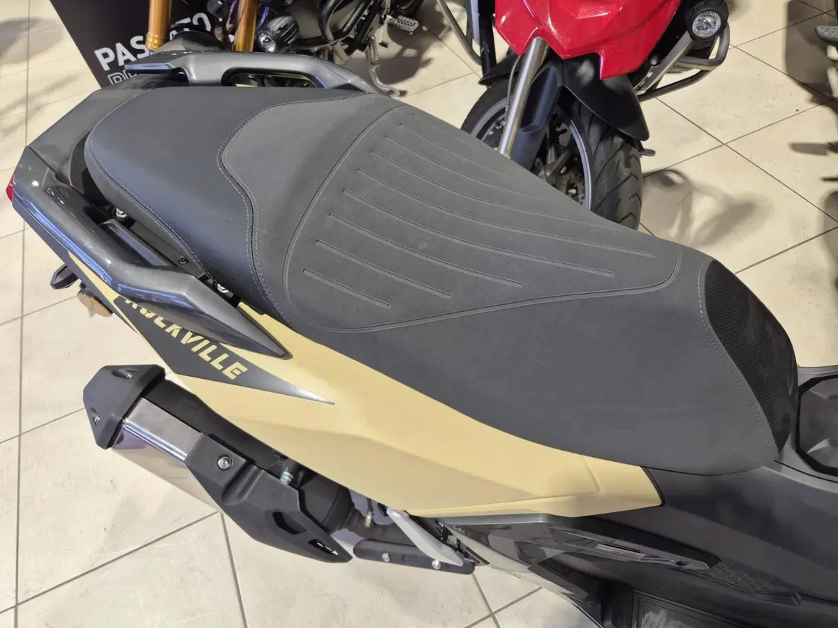 Um Italia Rockville 125 (2025 - 26) (15)