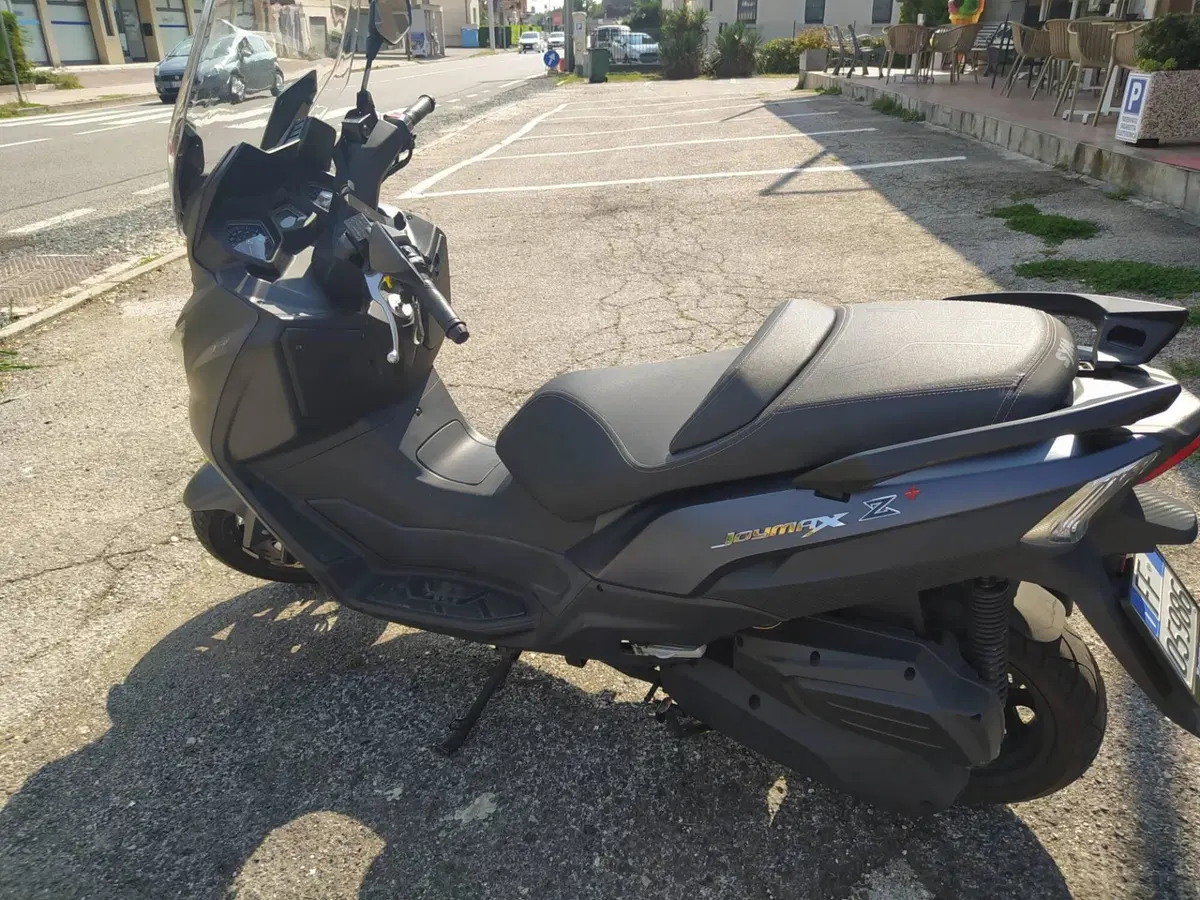 Sym Joymax 300 Z+ (2021 - 24) (2)
