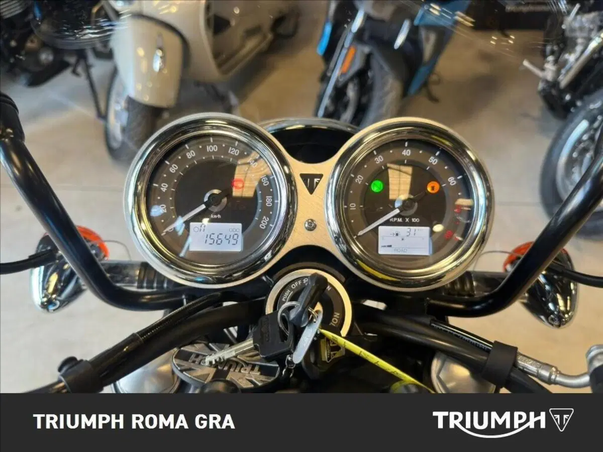 Triumph Bonneville T120 (2016 - 20) (4)