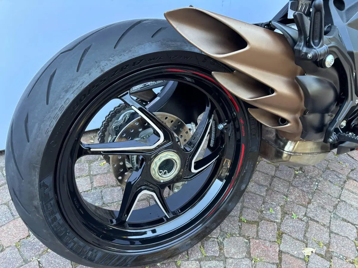 MV Agusta Brutale 800 RR (2021 - 25) (4)