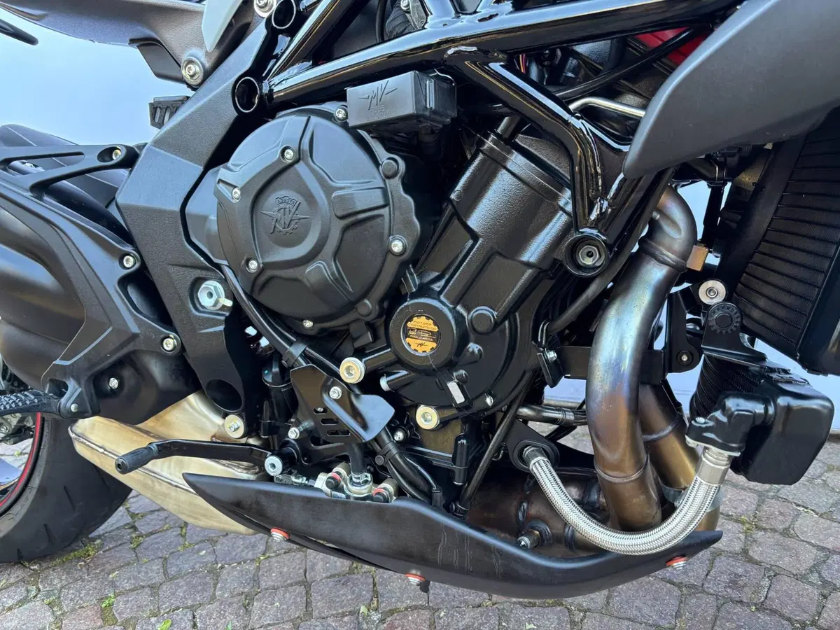 MV Agusta Brutale 800 RR (2021 - 25) (5)
