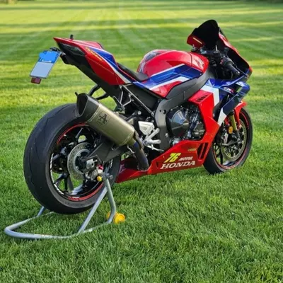 Honda CBR 1000 RR-R Fireblade (2022 - 23) usata