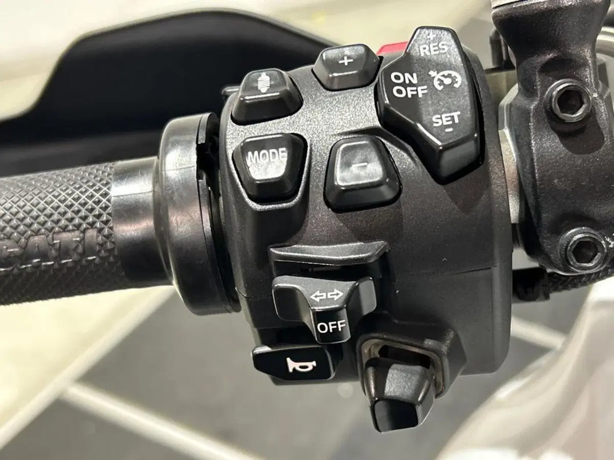 Ducati Multistrada V4 S (2021 - 24) (7)