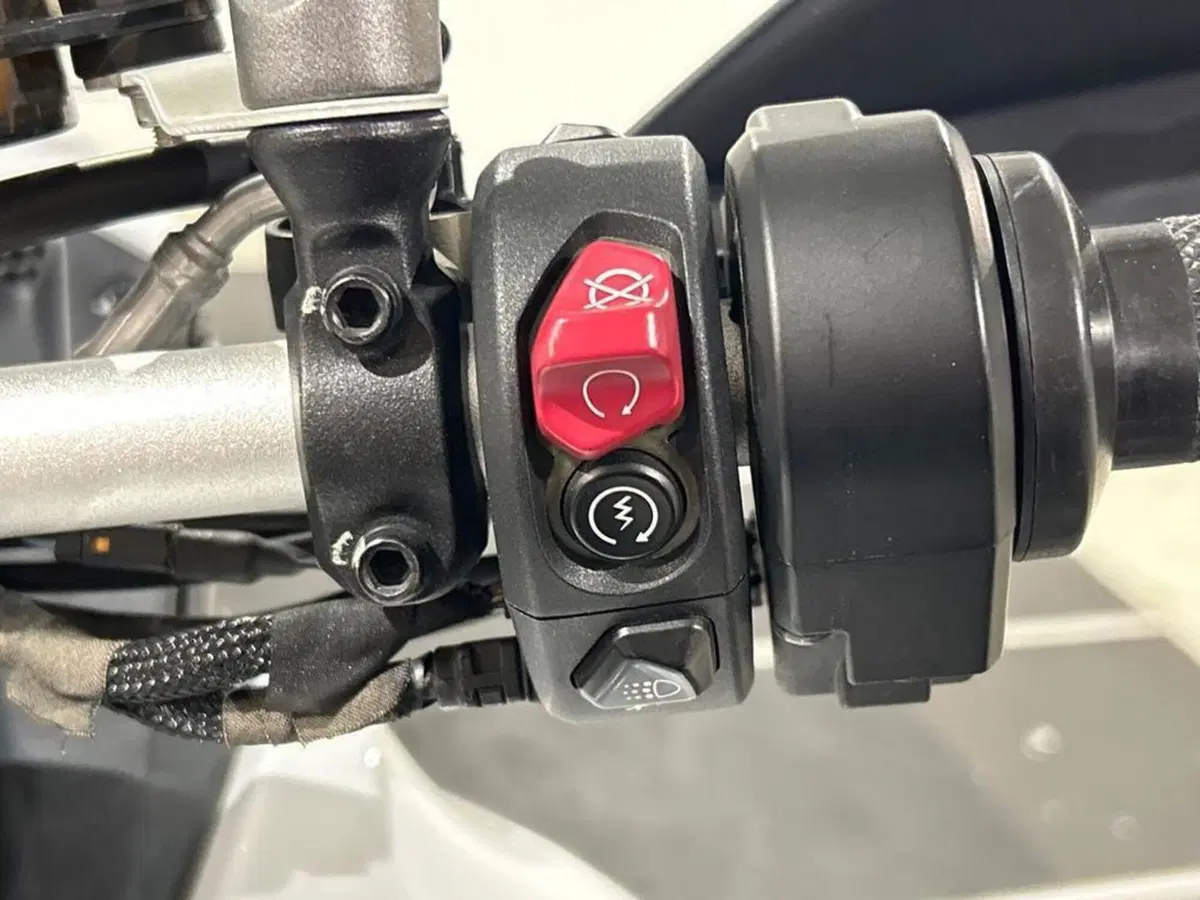 Ducati Multistrada V4 S (2021 - 24) (8)