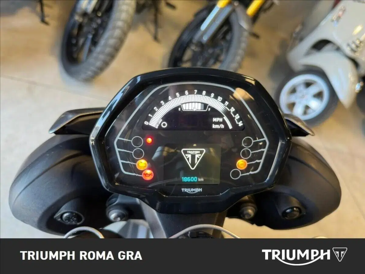 Triumph Street Triple 765 R (2023 - 26) (4)