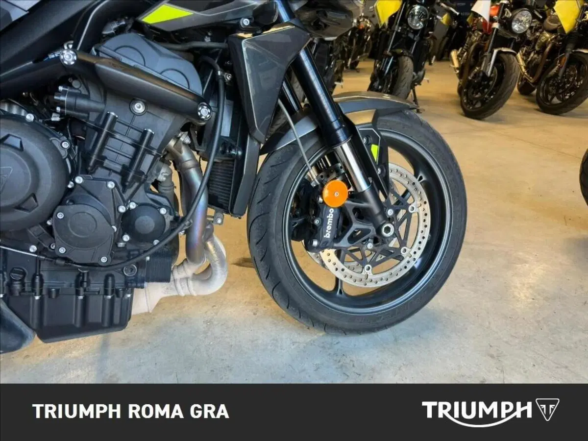 Triumph Street Triple 765 R (2023 - 26) (7)