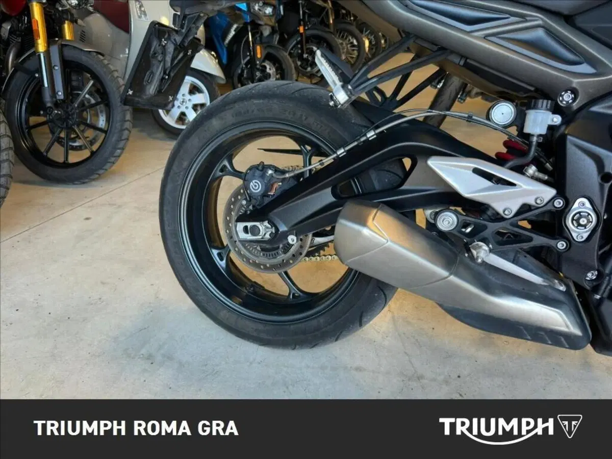 Triumph Street Triple 765 R (2023 - 26) (5)