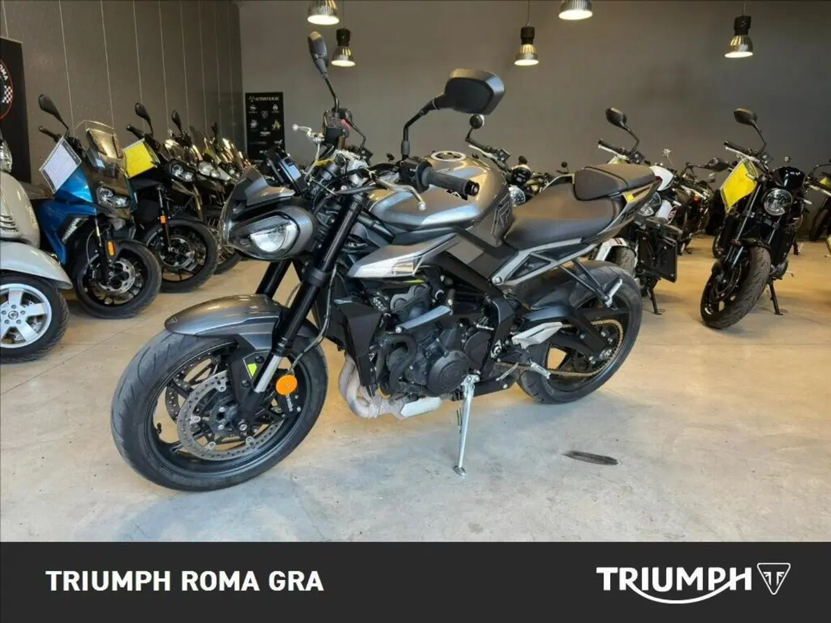 Triumph Street Triple 765 R (2023 - 26) (2)