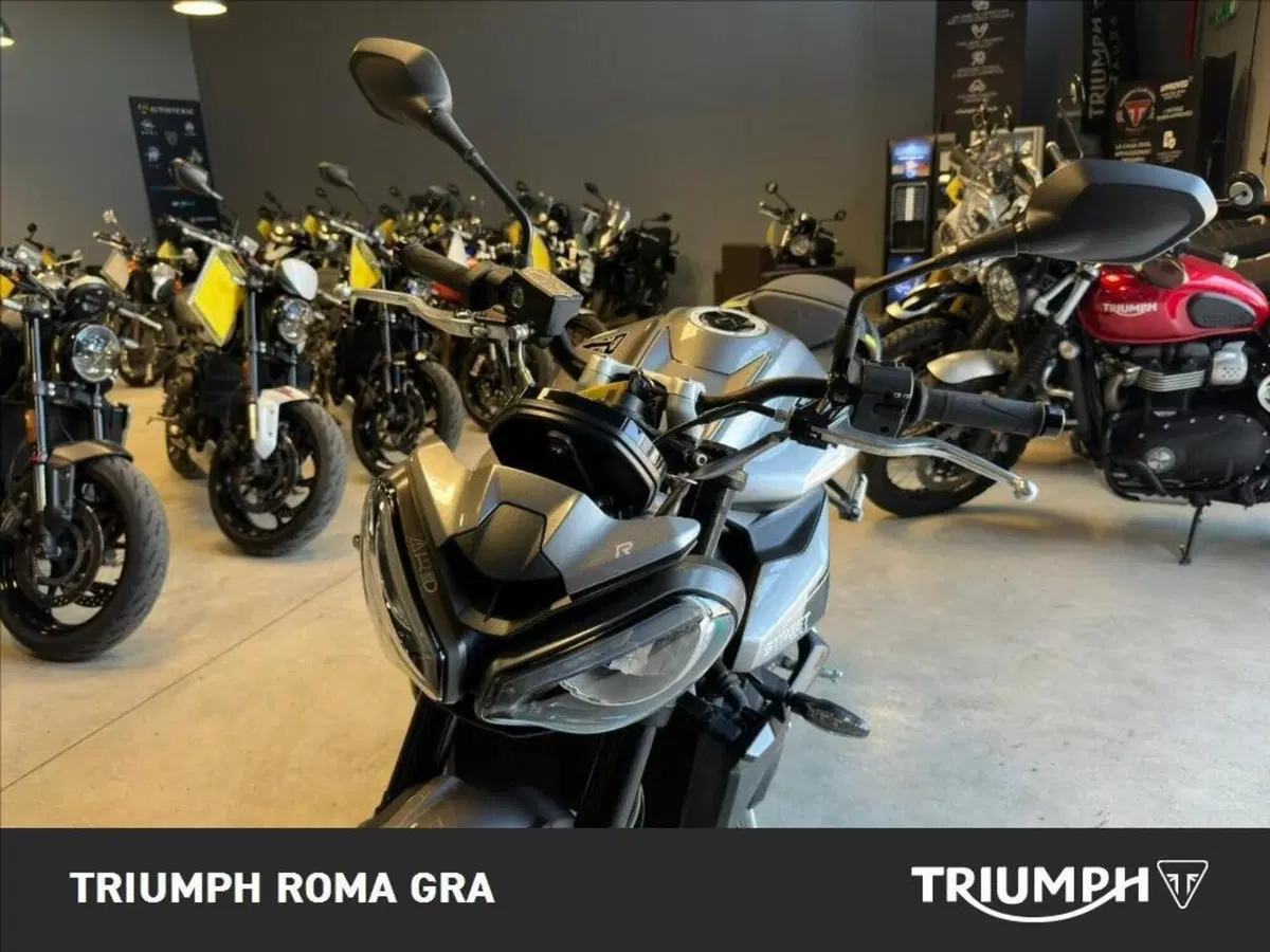 Triumph Street Triple 765 R (2023 - 26) (13)