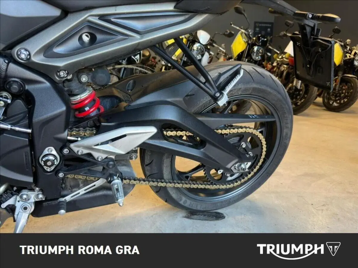 Triumph Street Triple 765 R (2023 - 26) (11)