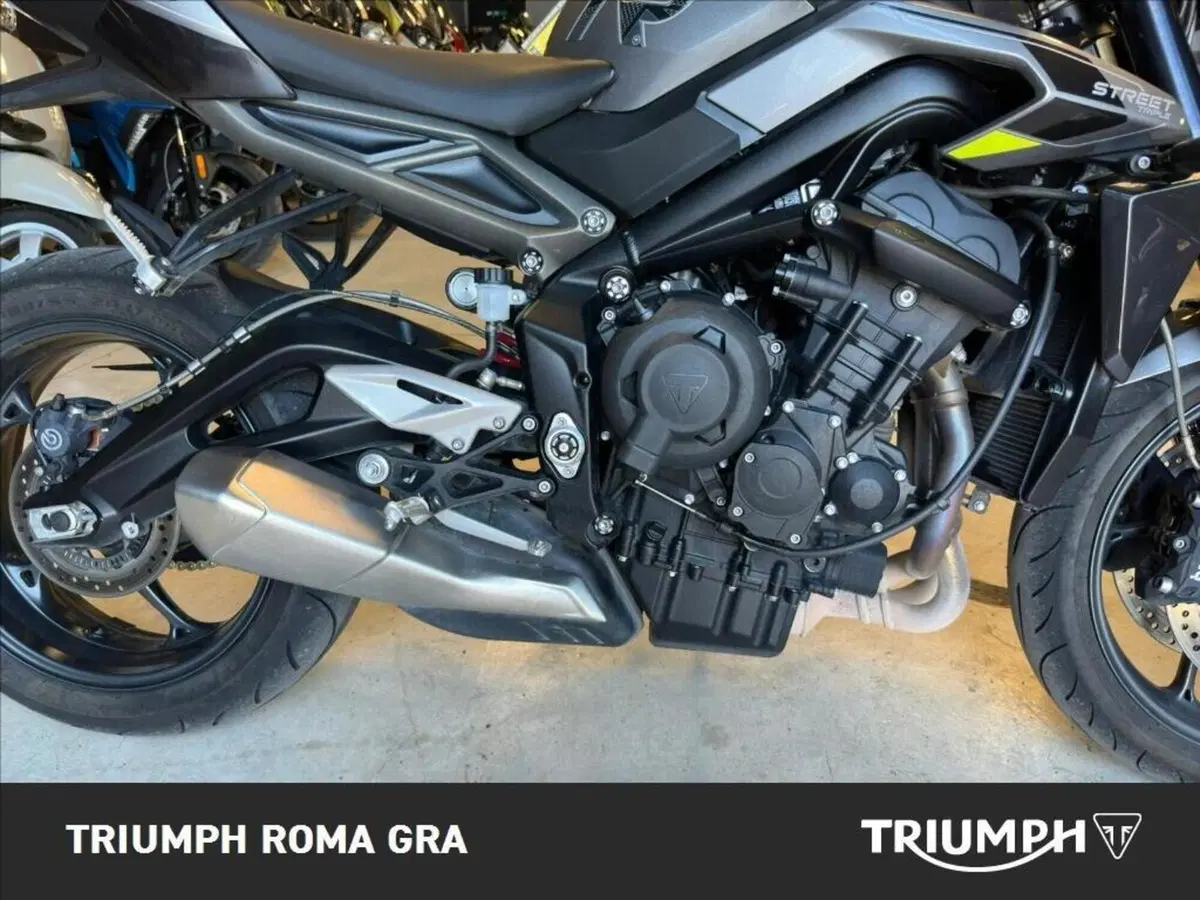 Triumph Street Triple 765 R (2023 - 26) (6)