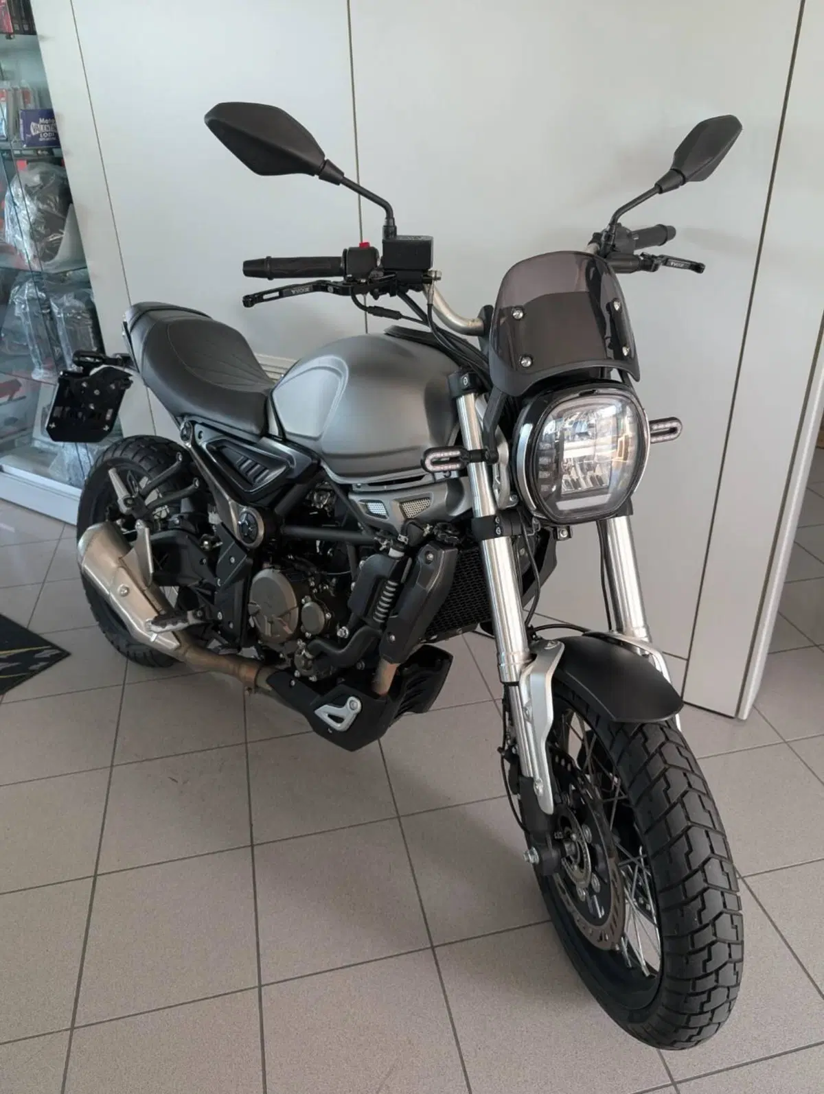 Voge Trofeo 300ACX Scrambler (2021 - 26) (5)