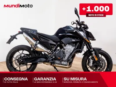 KTM 890 Duke L (2021) usata