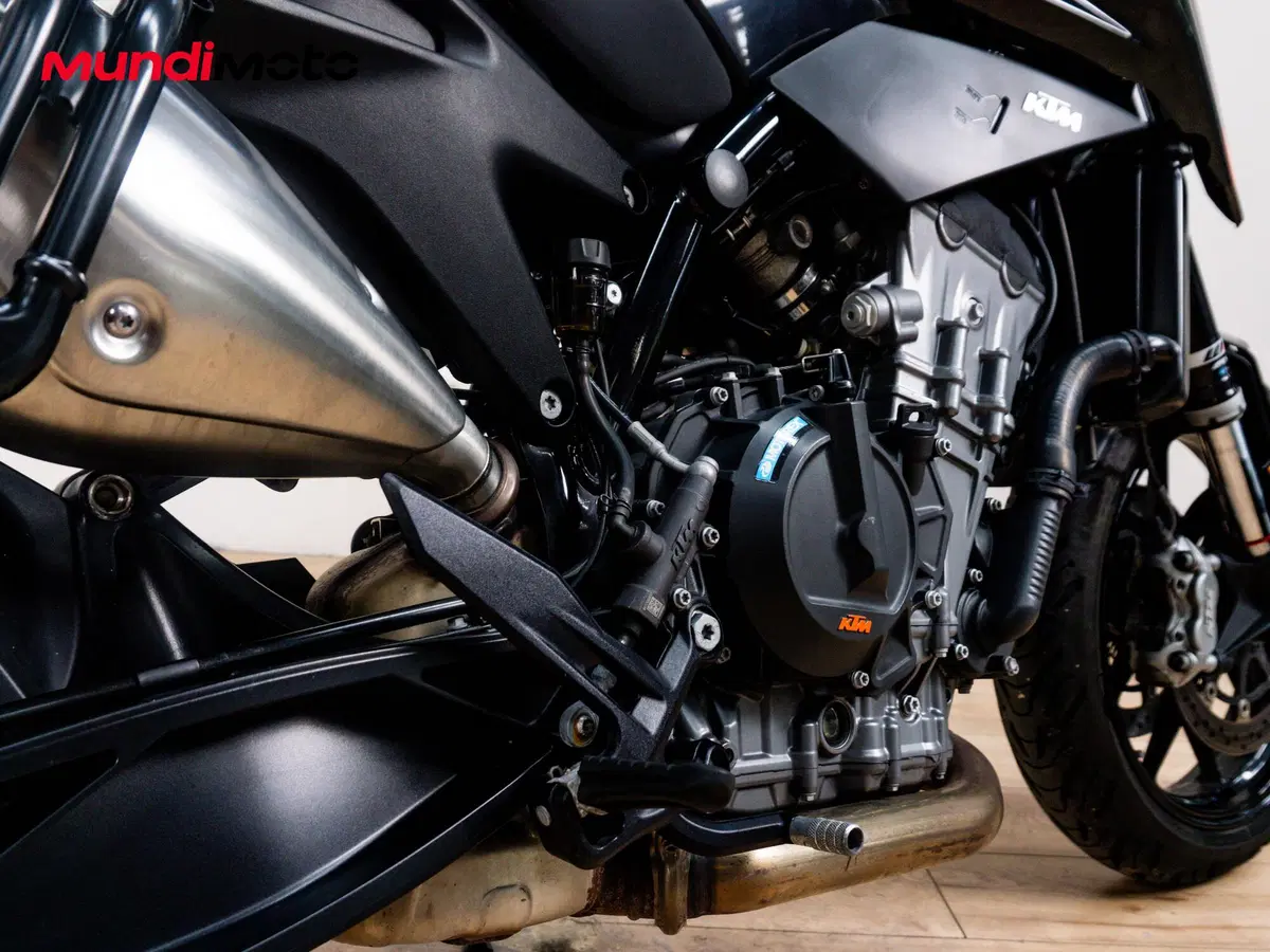 KTM 890 Duke L (2021) (4)