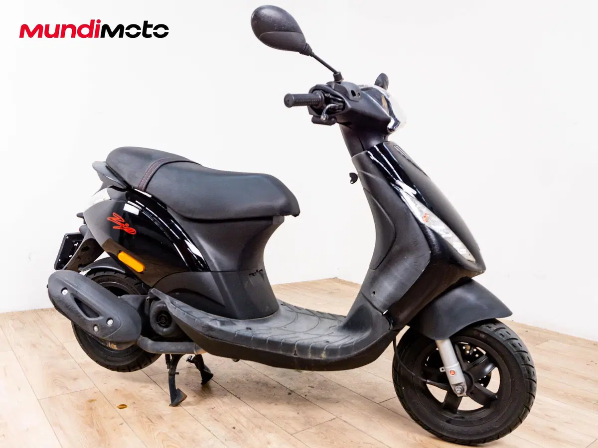 Piaggio Zip 50 4T (2021 - 25) (2)