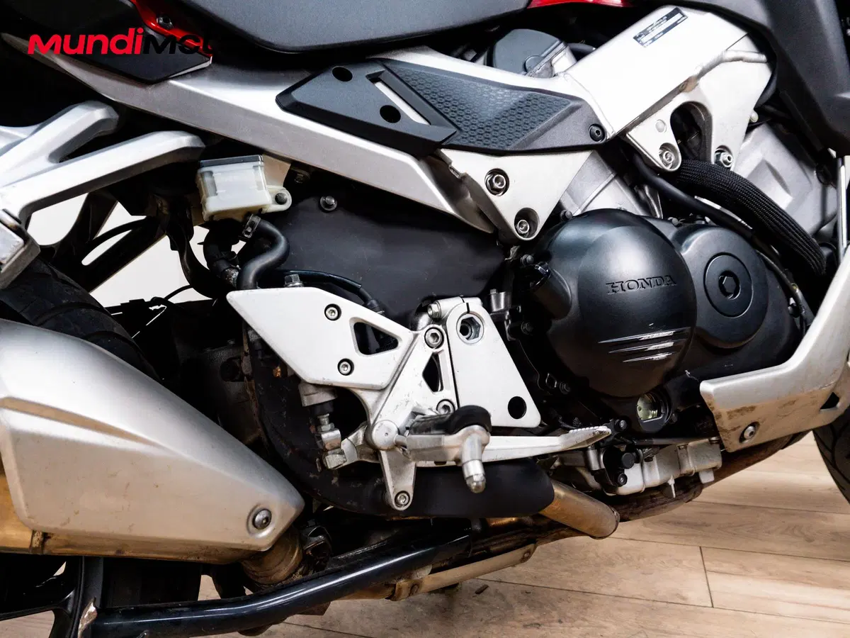Honda VFR 800 (2002 - 05) (4)