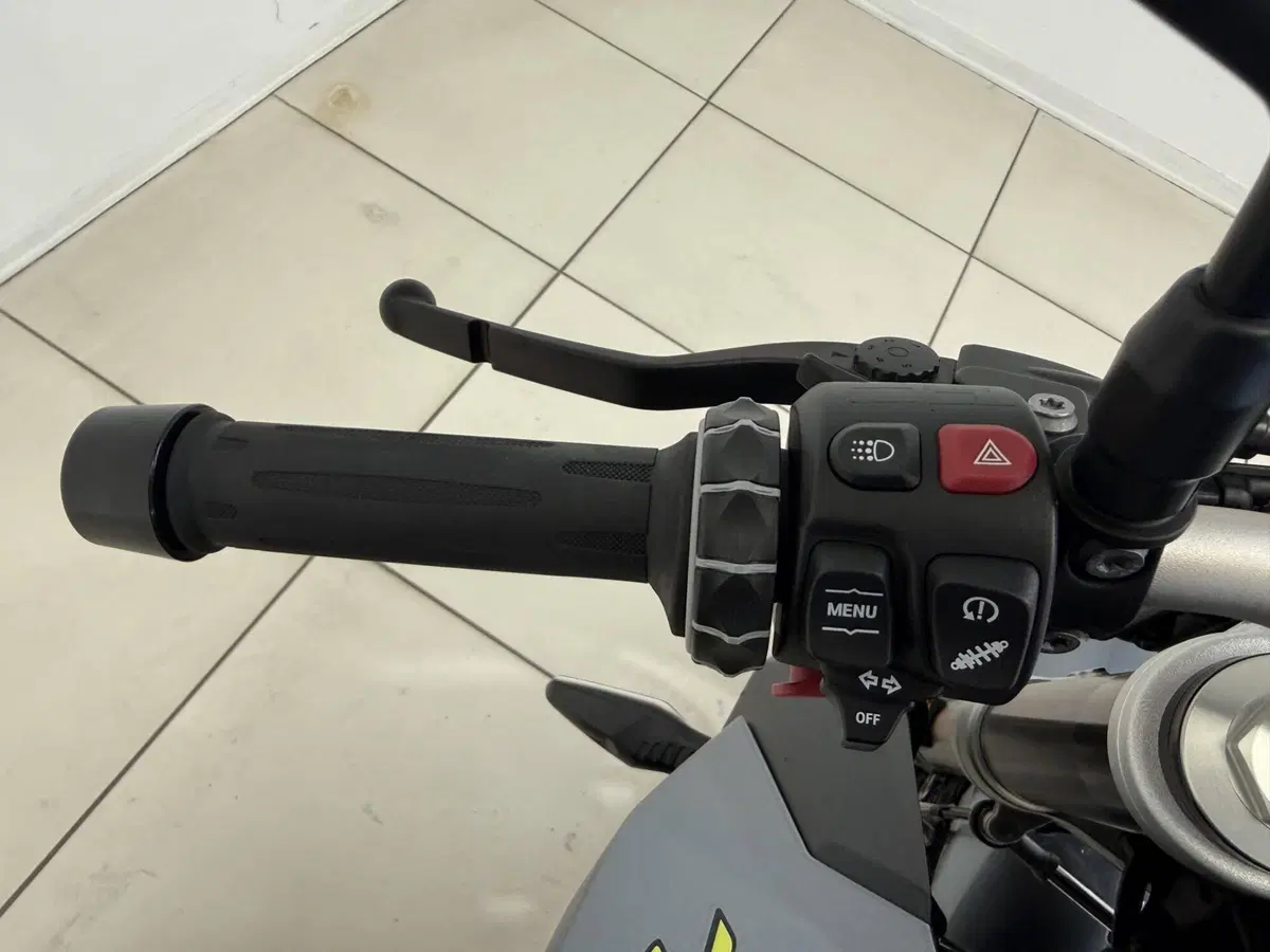 Bmw F 900 R (2021 - 24) (10)