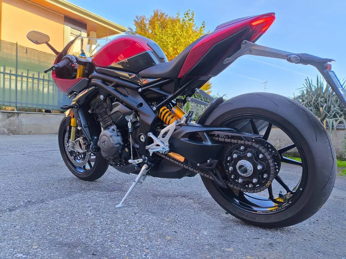 Triumph Speed Triple 1200 RR (2022 - 26) (2)