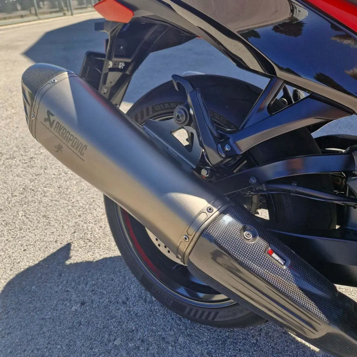 Suzuki GSX 1300 R Hayabusa 25 Anniversary (2023 - 24) (5)