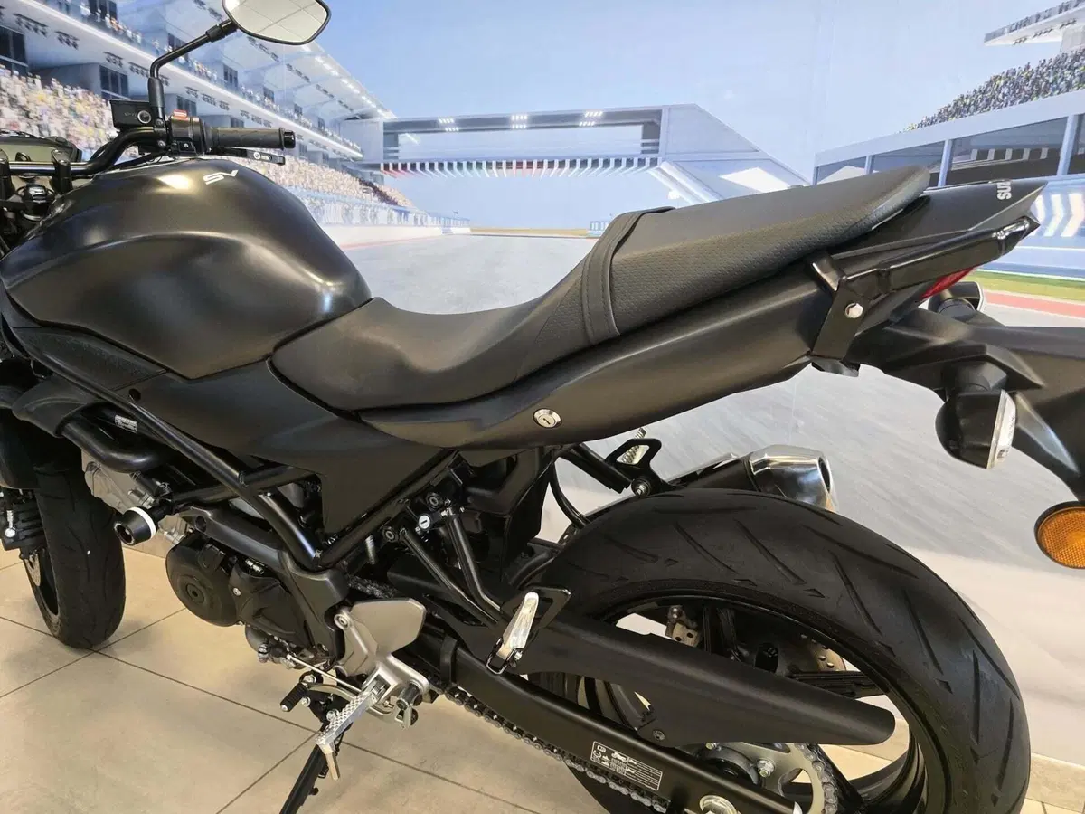 Suzuki SV 650 (2016 - 20) (5)
