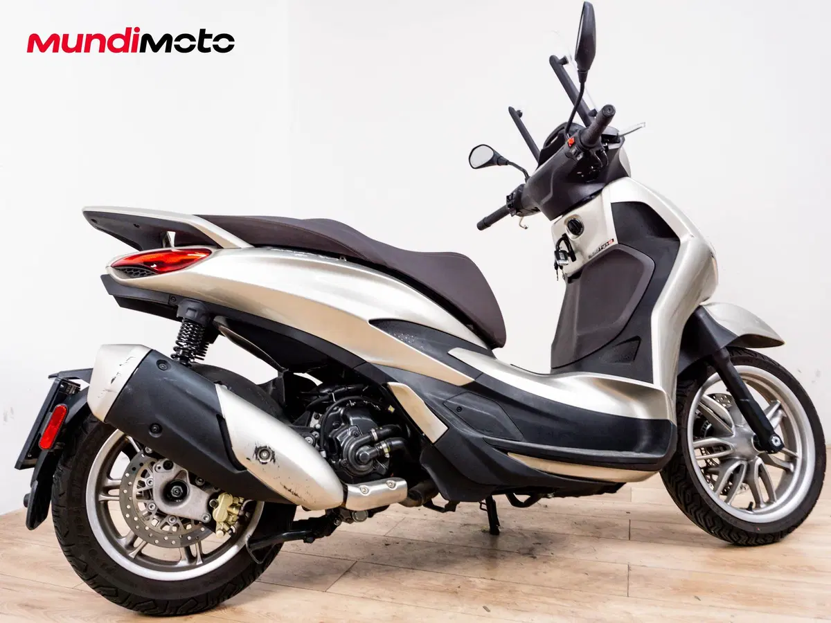 Piaggio Beverly 300 Hpe (2021) (3)