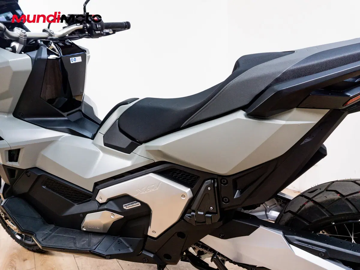 Honda X-ADV 750 Special Edition (2026) (10)