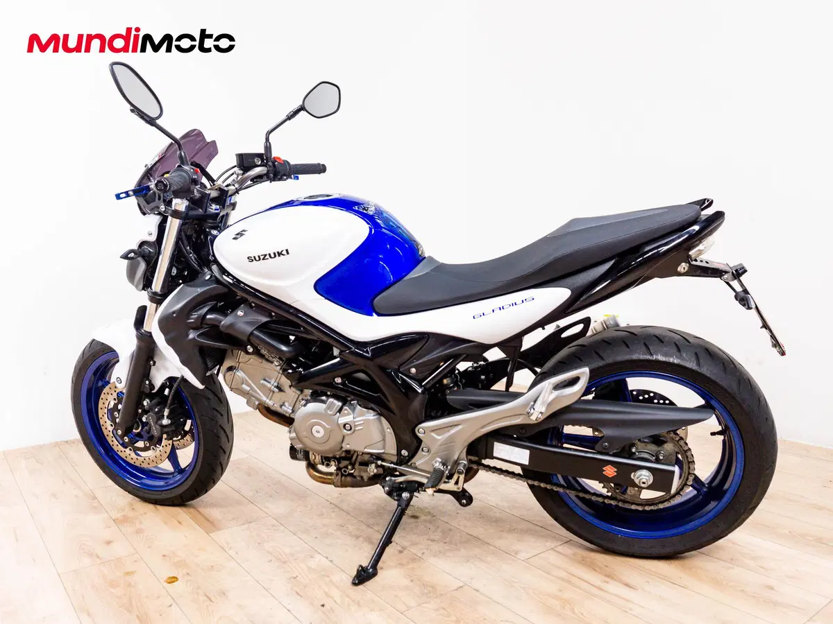 Suzuki Gladius 650 SFV (2009 - 15) (7)