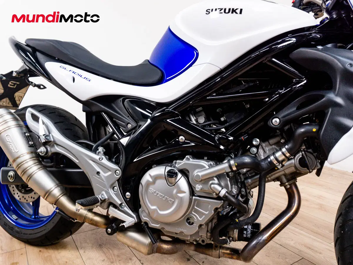 Suzuki Gladius 650 SFV (2009 - 15) (5)