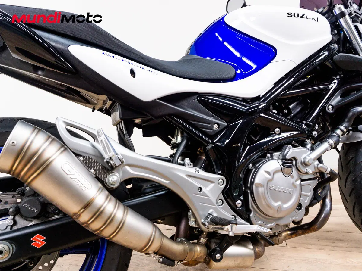Suzuki Gladius 650 SFV (2009 - 15) (4)