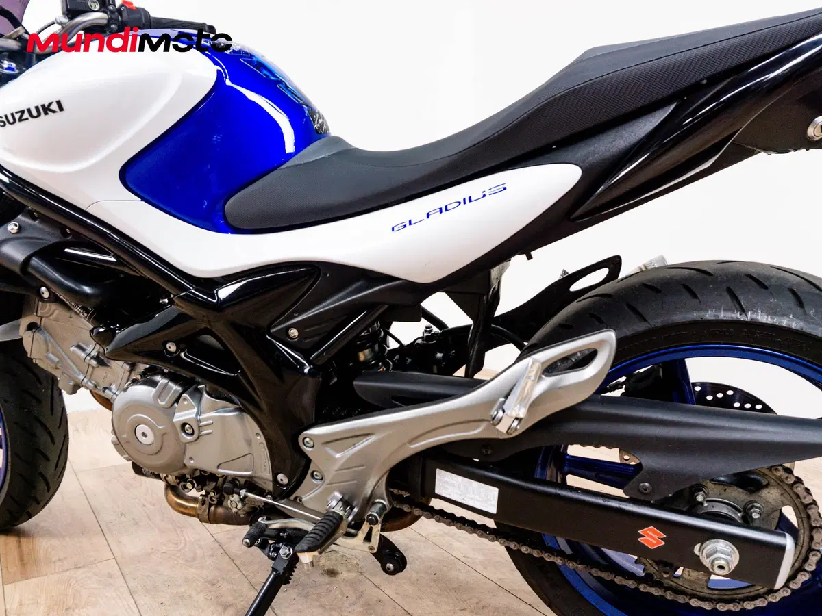 Suzuki Gladius 650 SFV (2009 - 15) (10)