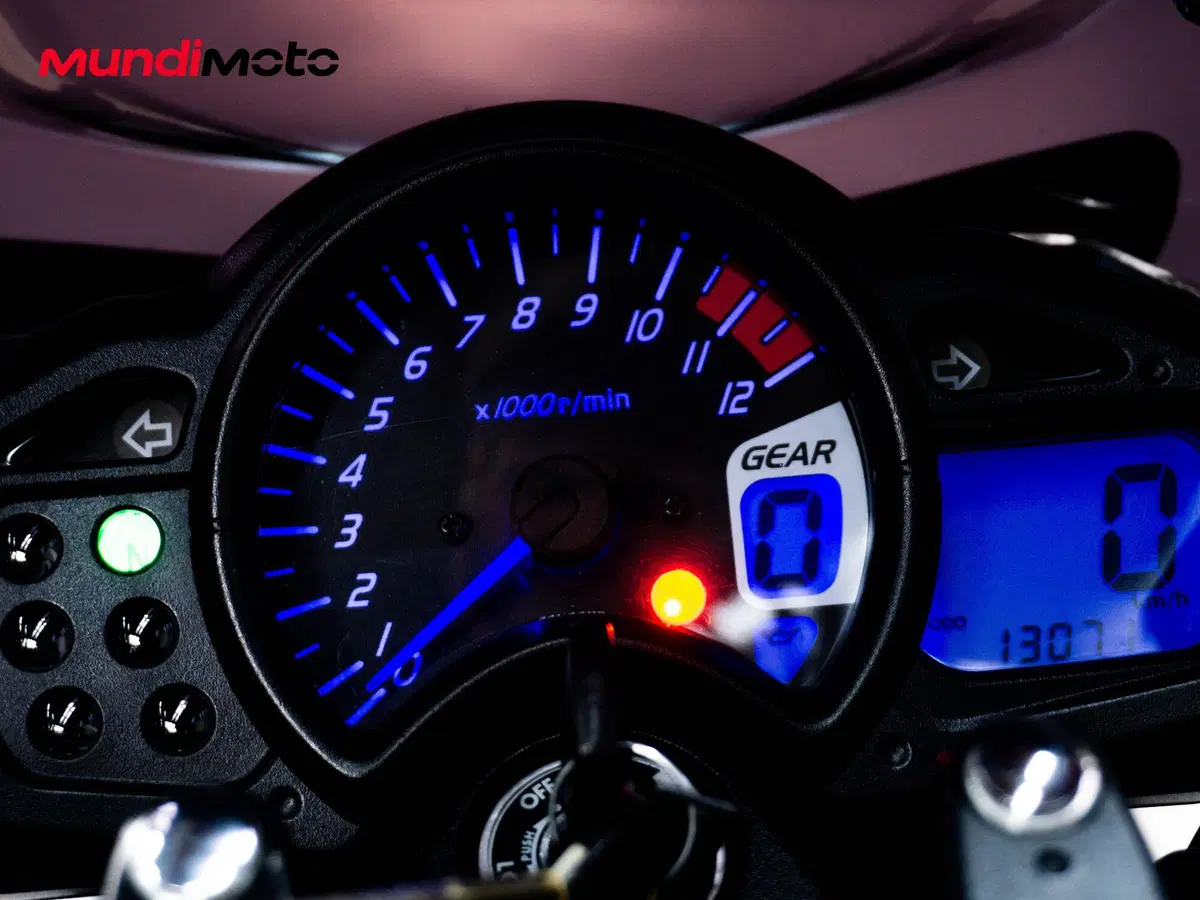 Suzuki Gladius 650 SFV (2009 - 15) (12)