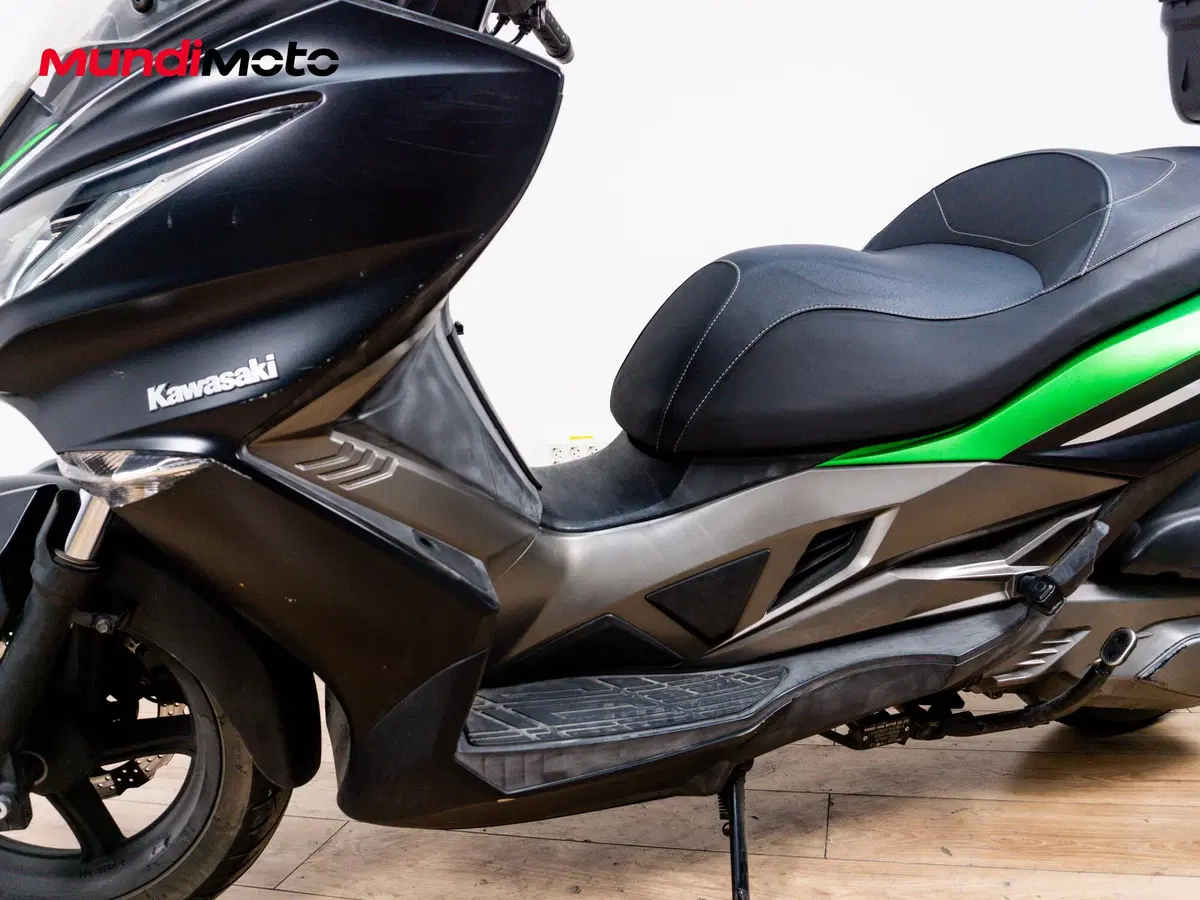 Kawasaki J 300 ABS (2014 - 16) (9)