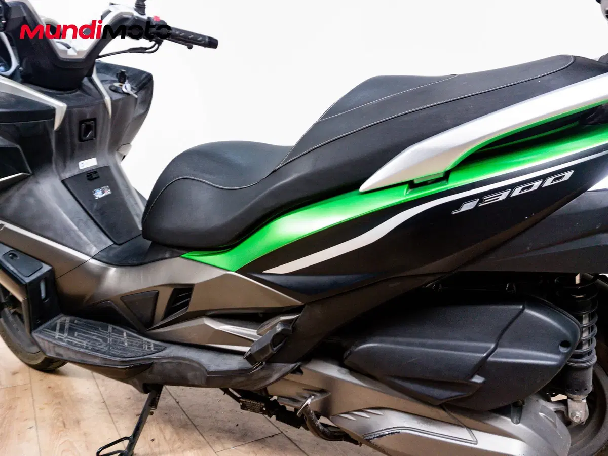 Kawasaki J 300 ABS (2014 - 16) (10)