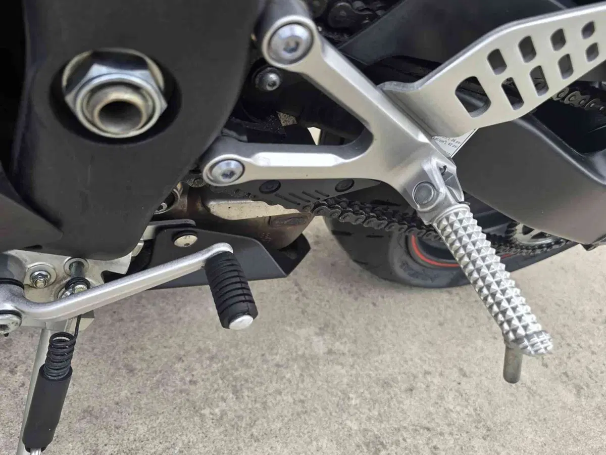 Yamaha YZF R6 (2008 - 09) (28)