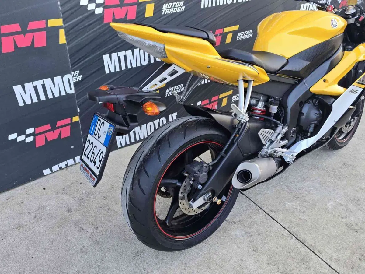 Yamaha YZF R6 (2006 - 07) (5)