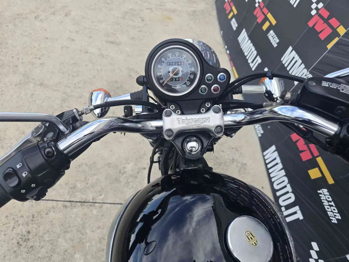 Triumph Bonneville (2007 - 16) (15)