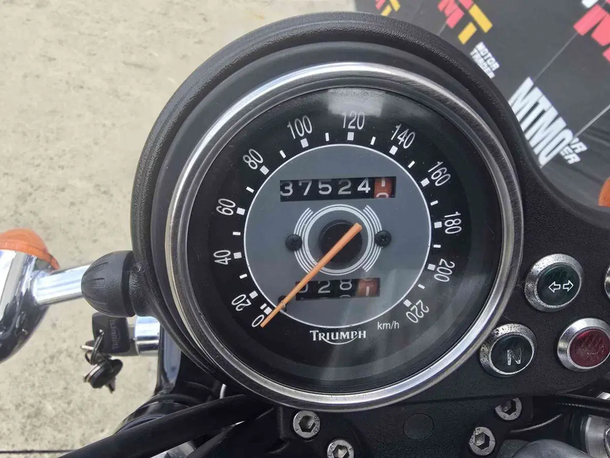 Triumph Bonneville (2007 - 16) (26)
