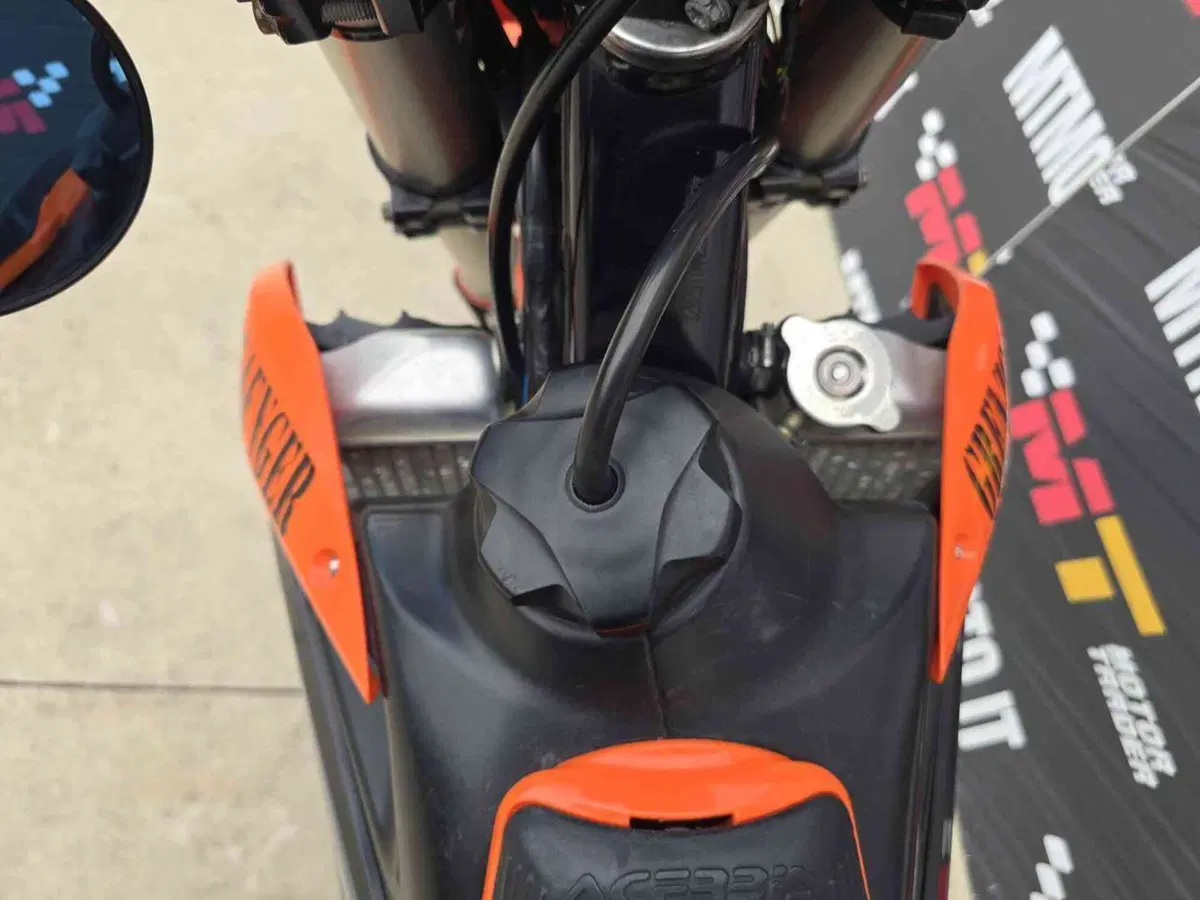 KTM 125 SX (2021) (13)