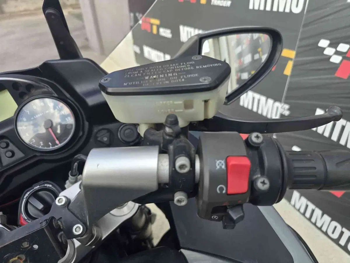 Kawasaki GTR 1400 (2007 - 09) (11)