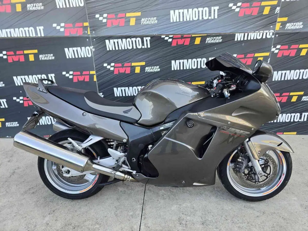 Honda CBR 1100 XX Superblackbird (1996 - 98)