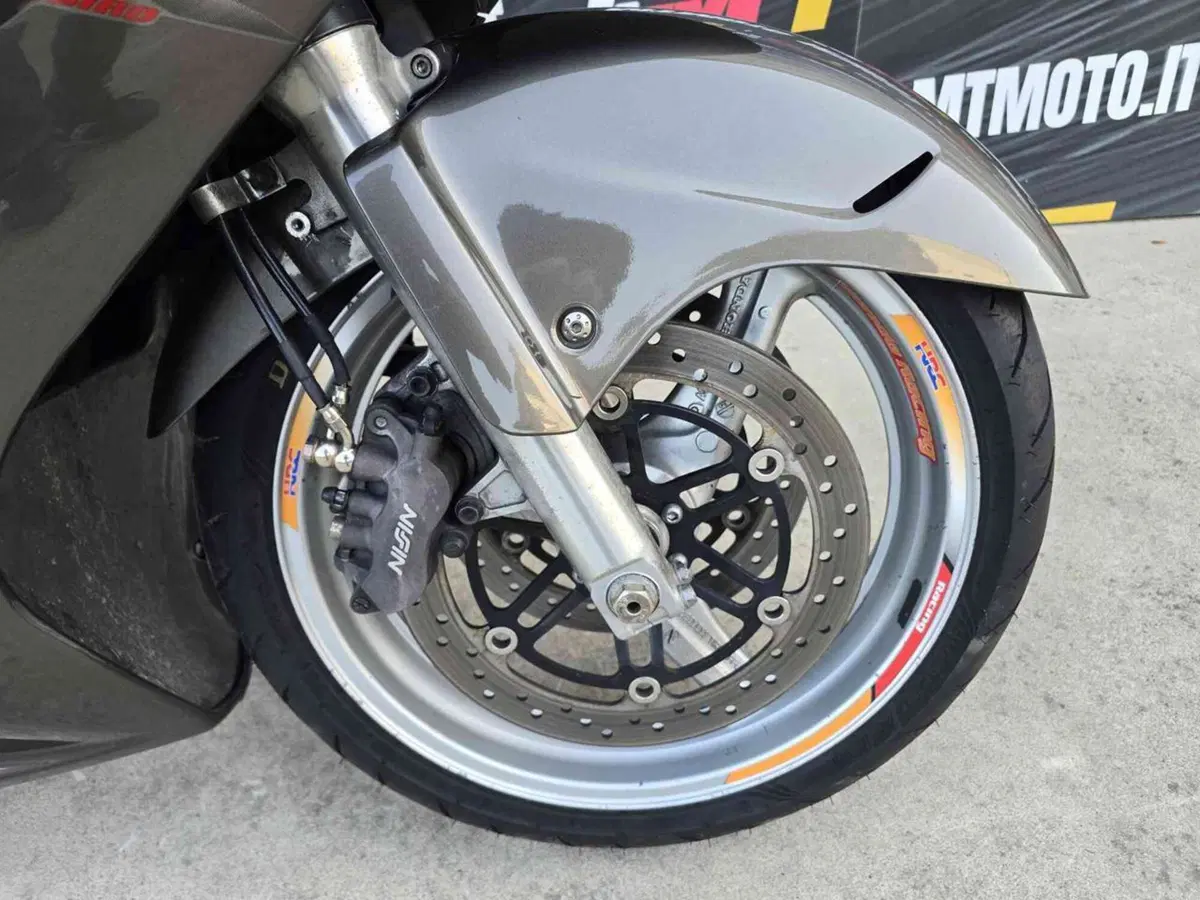 Honda CBR 1100 XX Superblackbird (1996 - 98) (9)