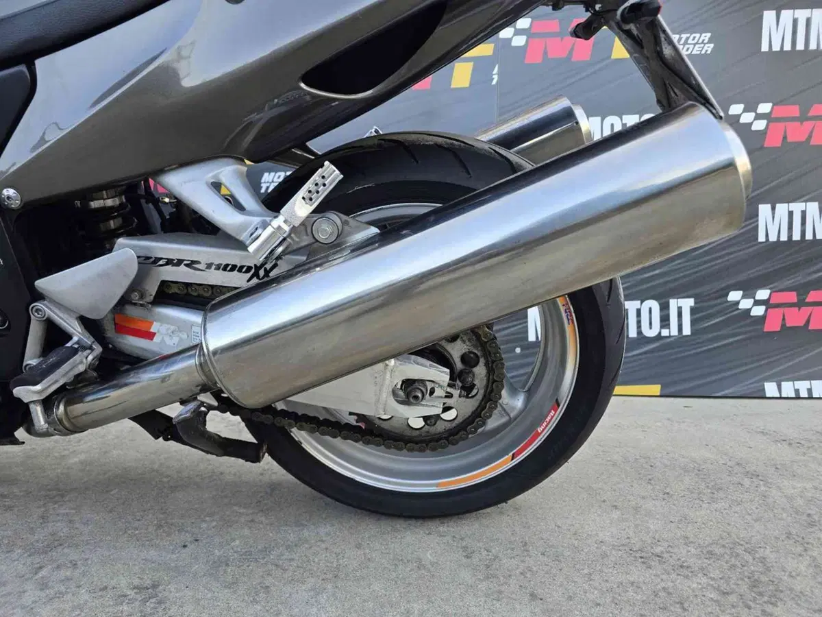 Honda CBR 1100 XX Superblackbird (1996 - 98) (14)