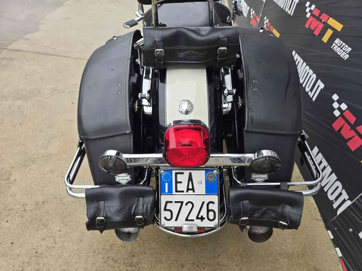 Harley-Davidson 103 Road King Classic (2011 - 13) - FLHRC (29)
