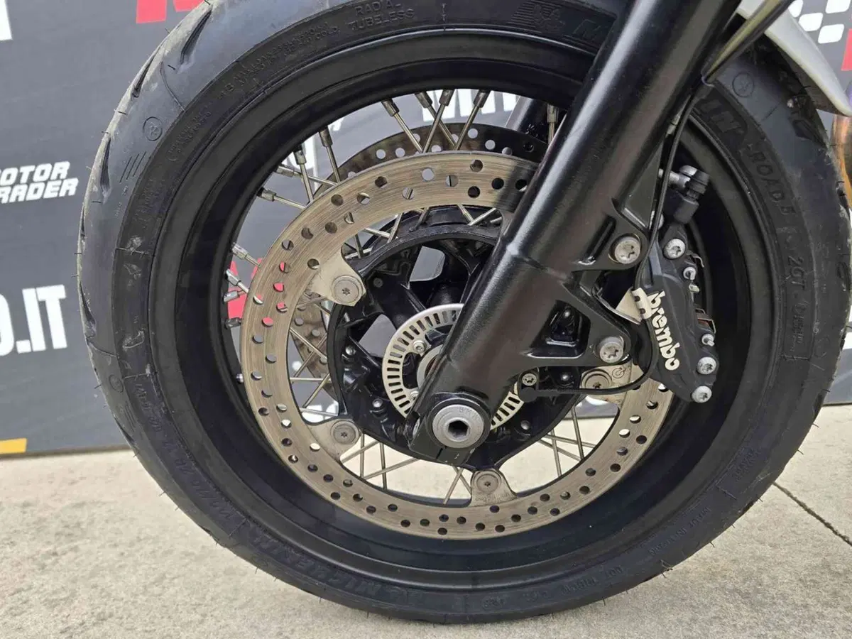 Bmw R nineT 1200 Racer (2017 - 20) (9)