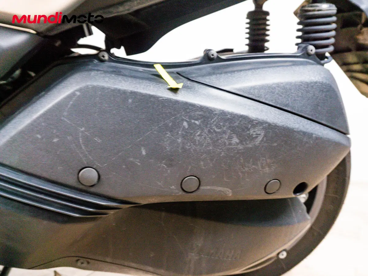 Yamaha X-Max 250 Iron Max ABS (2016) (17)