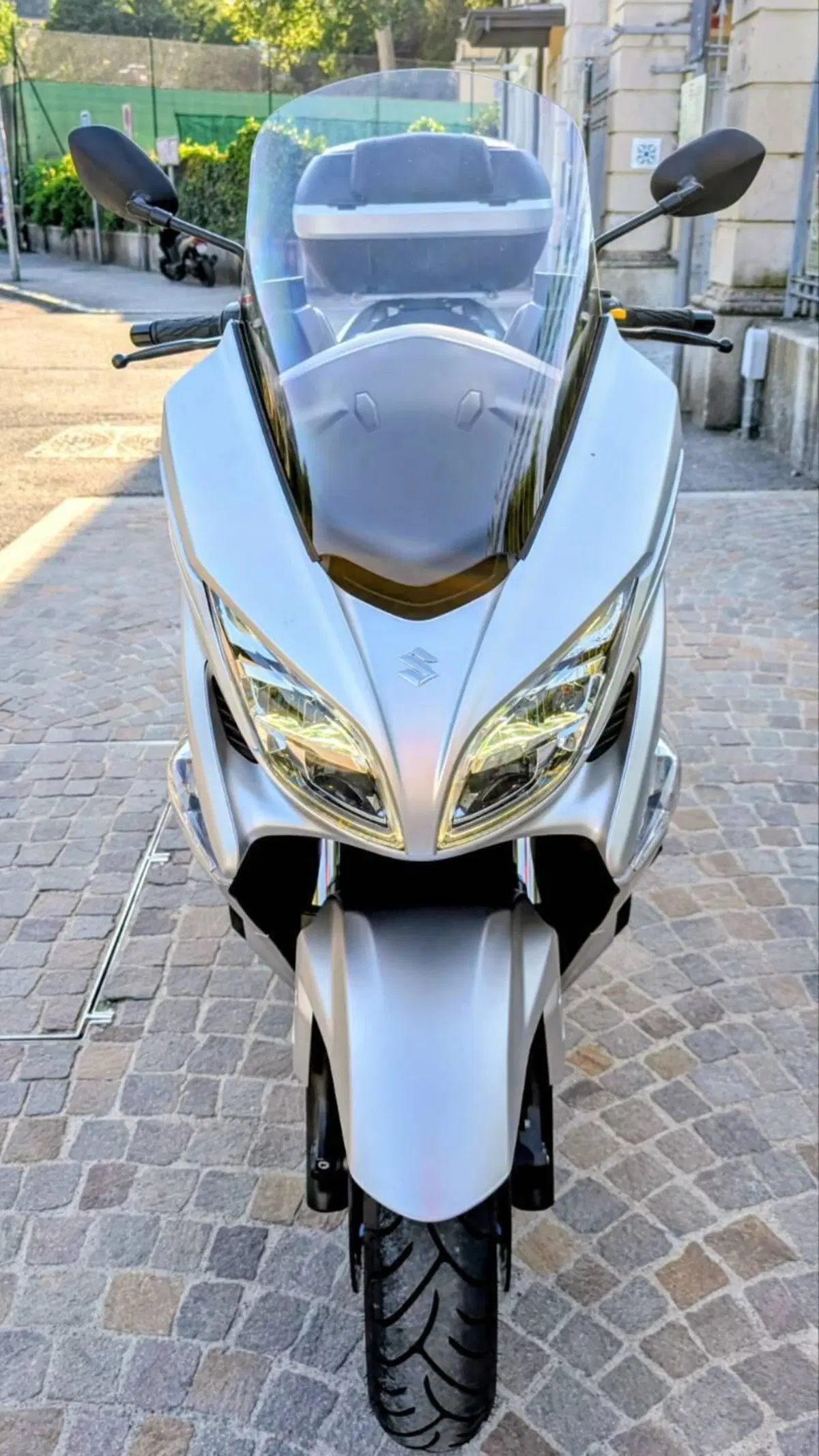 Suzuki Burgman 400 (2022 - 24) (2)